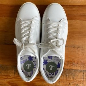 Thousand Fell Women’s Lace Up Sneakers